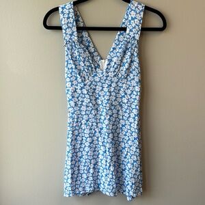 VRG GRL mini dress 6 blue and white floral vneck